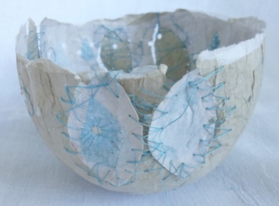 Papierschale, geflickt – paper bowl, mended by Ines Seidel